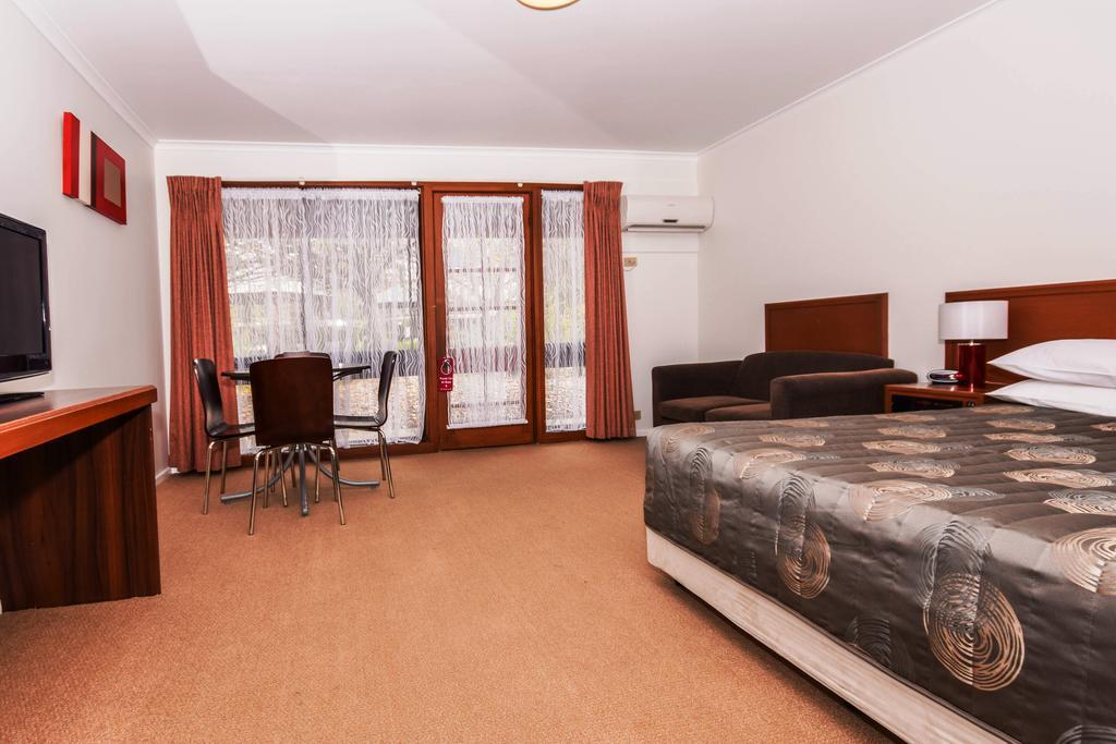 River Country Inn (Adults Only) Moama Room photo