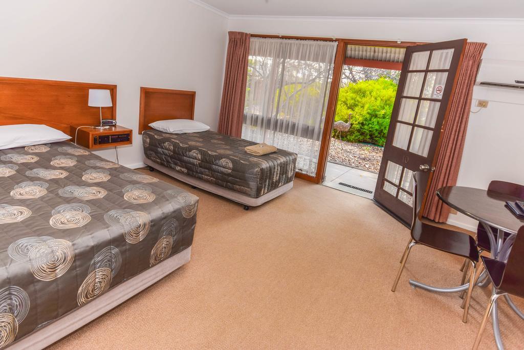 River Country Inn (Adults Only) Moama Room photo