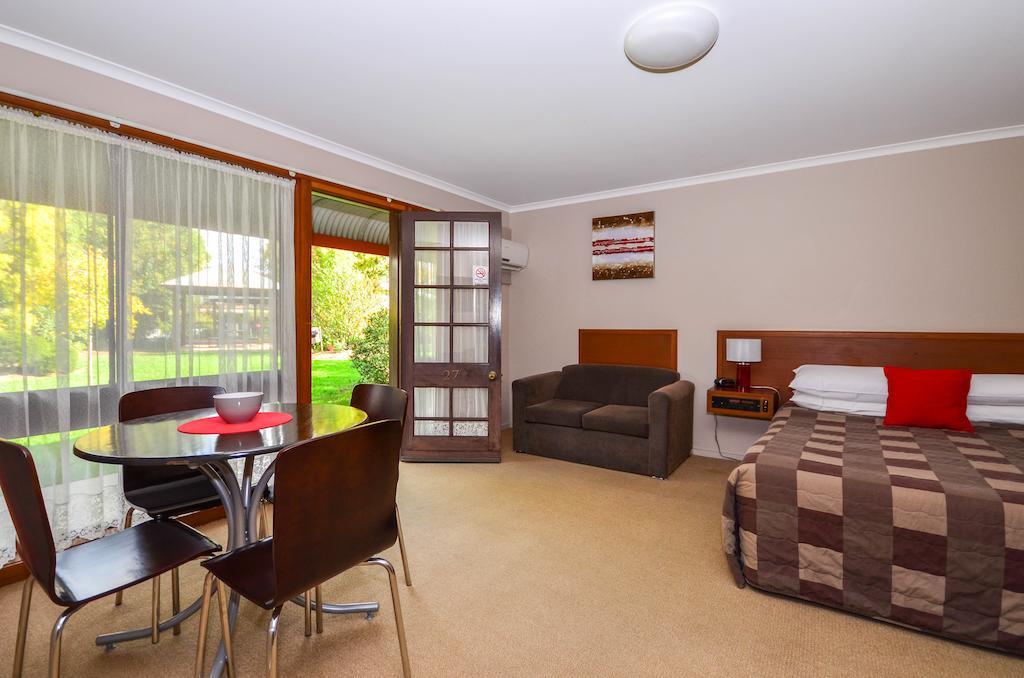 River Country Inn (Adults Only) Moama Room photo